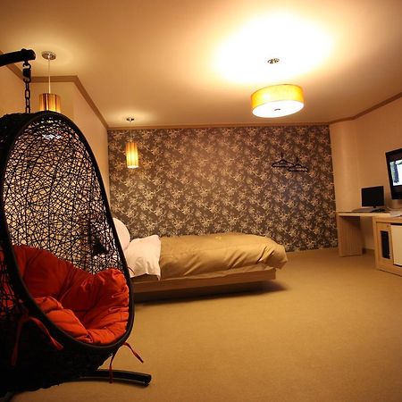 Chuncheon Myeongdong Hotel Ngoại thất bức ảnh