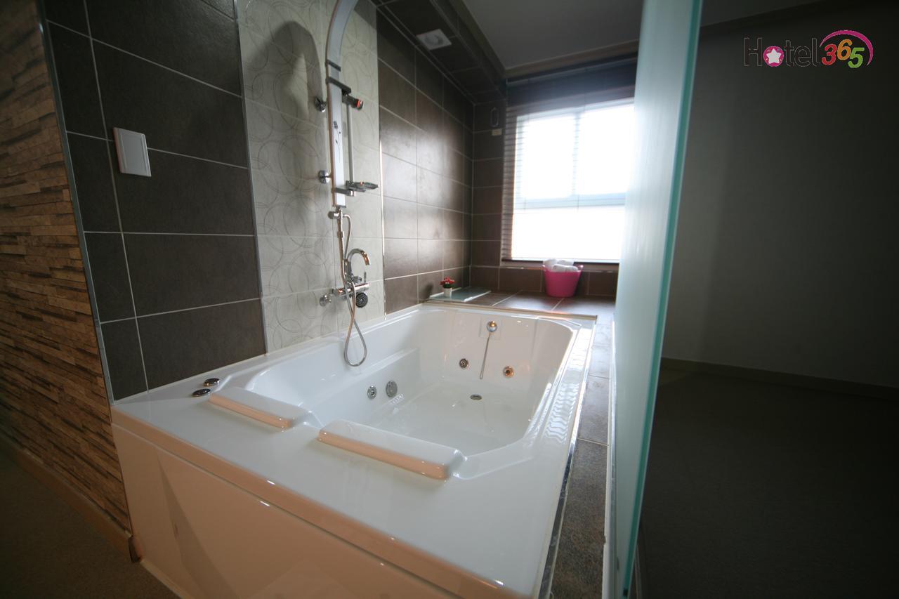 Chuncheon Myeongdong Hotel Ngoại thất bức ảnh