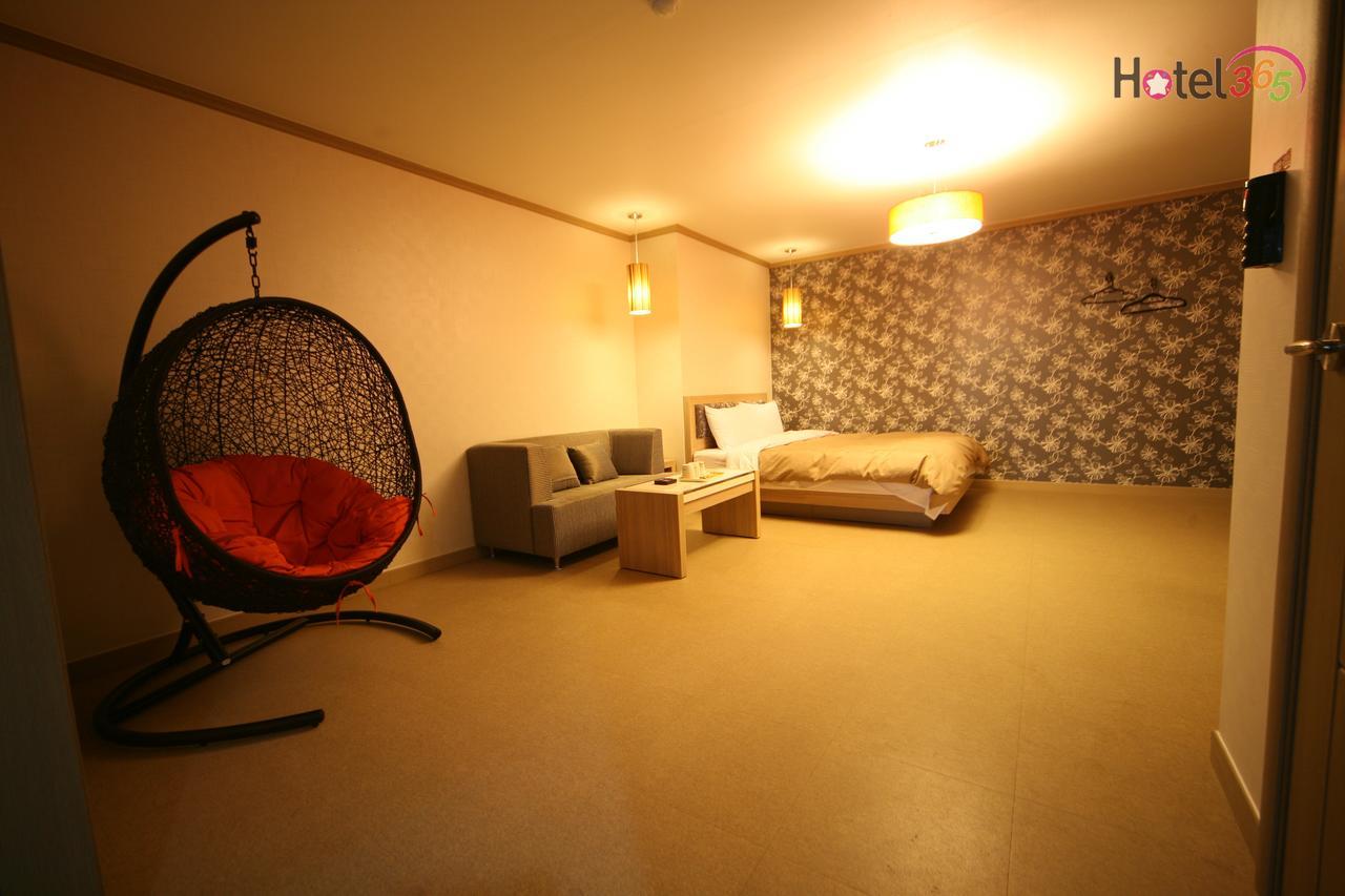 Chuncheon Myeongdong Hotel Ngoại thất bức ảnh