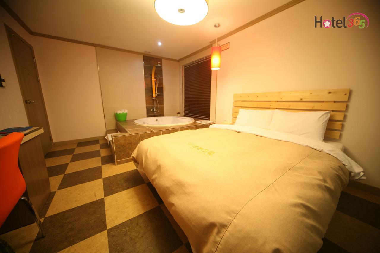 Chuncheon Myeongdong Hotel Ngoại thất bức ảnh