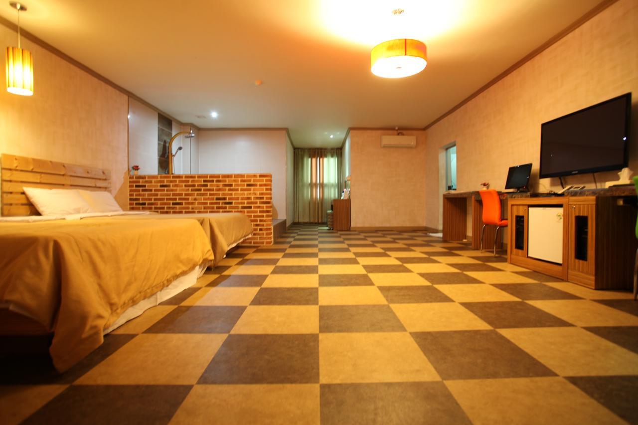 Chuncheon Myeongdong Hotel Ngoại thất bức ảnh