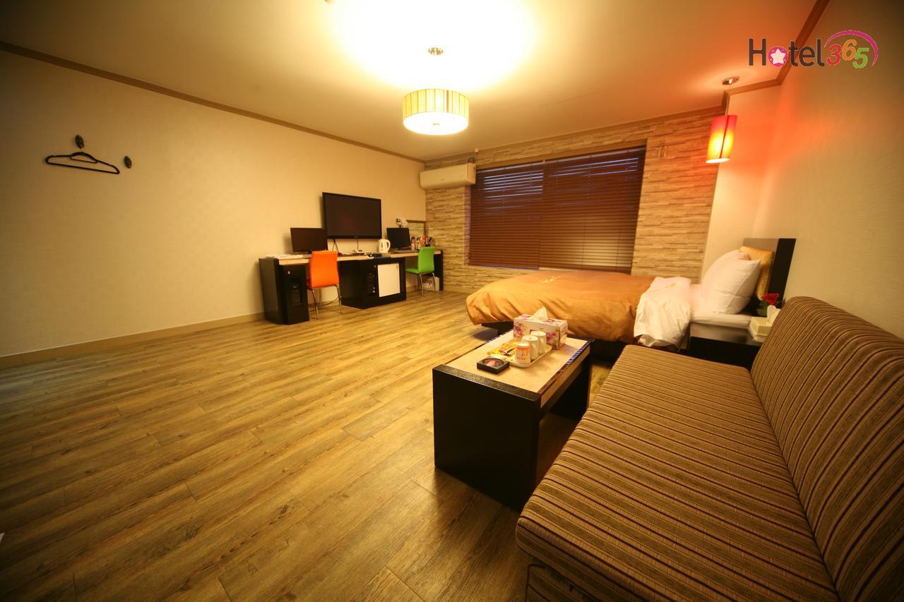 Chuncheon Myeongdong Hotel Ngoại thất bức ảnh
