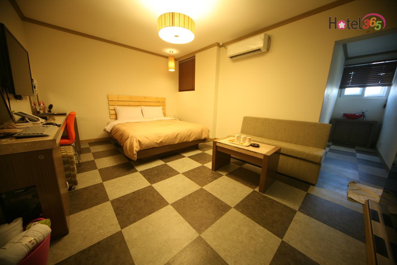 Chuncheon Myeongdong Hotel Ngoại thất bức ảnh