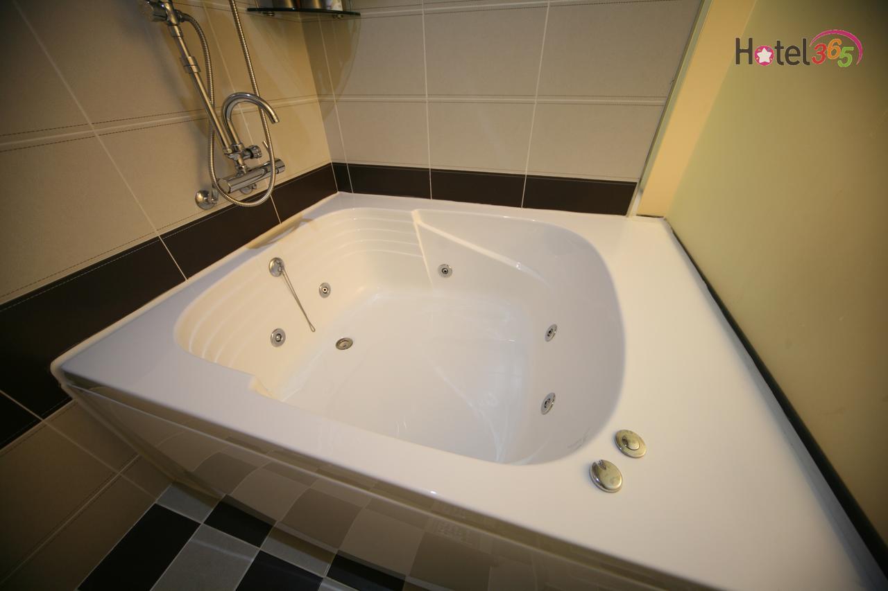 Chuncheon Myeongdong Hotel Ngoại thất bức ảnh