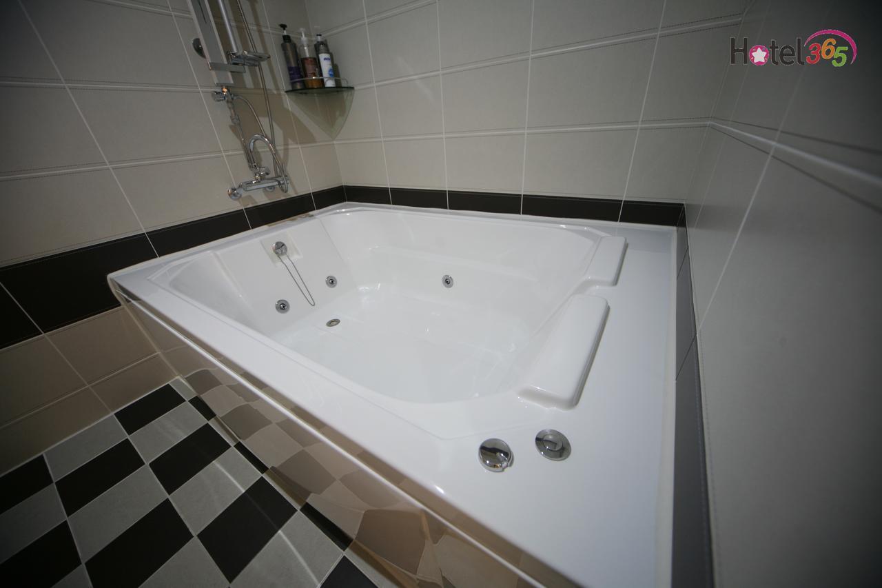 Chuncheon Myeongdong Hotel Ngoại thất bức ảnh
