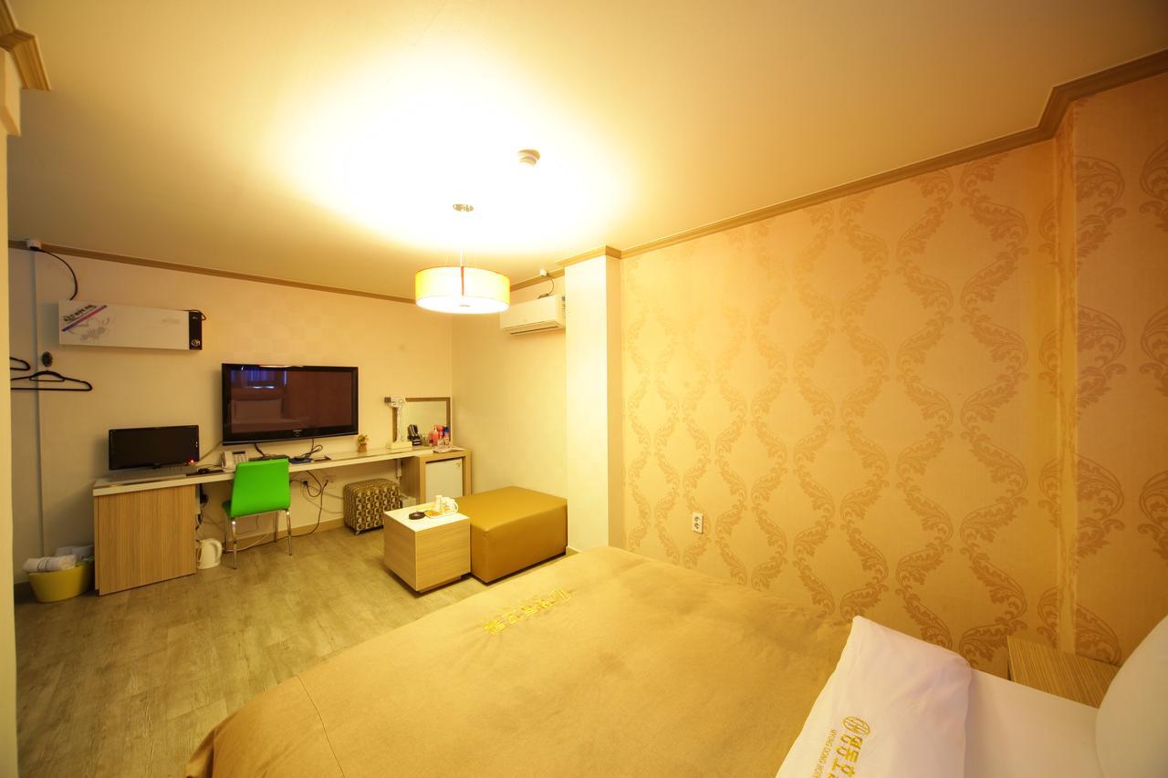 Chuncheon Myeongdong Hotel Ngoại thất bức ảnh